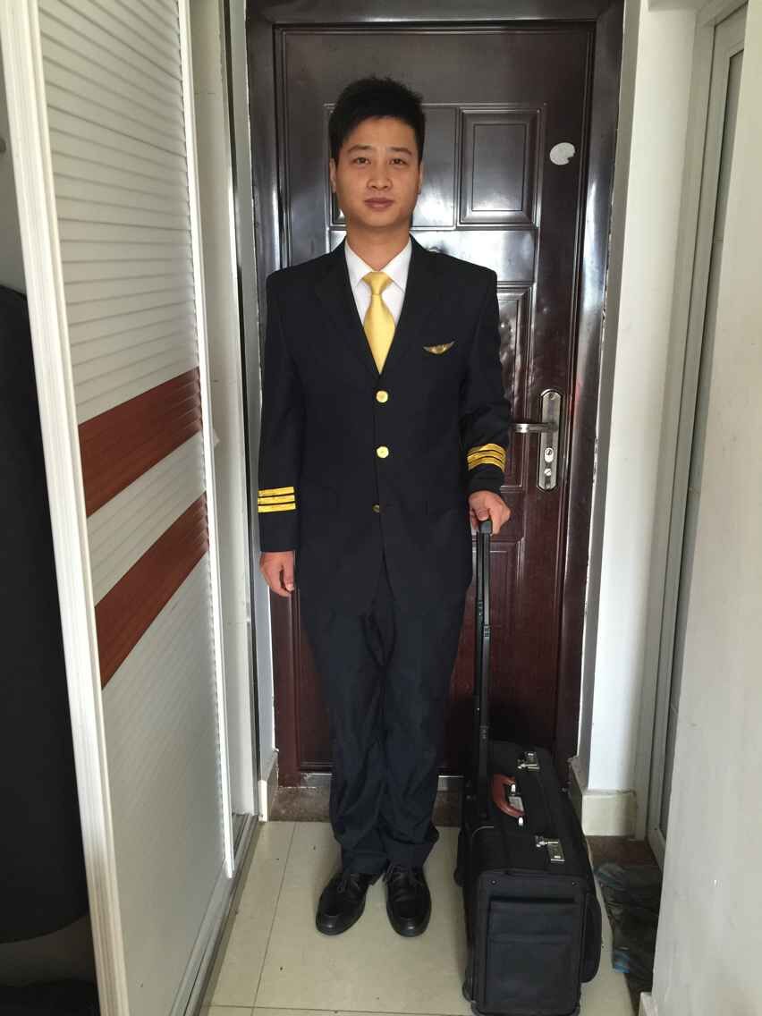 小黄书
-方志海-学习生活工作照3 - 副本.jpg